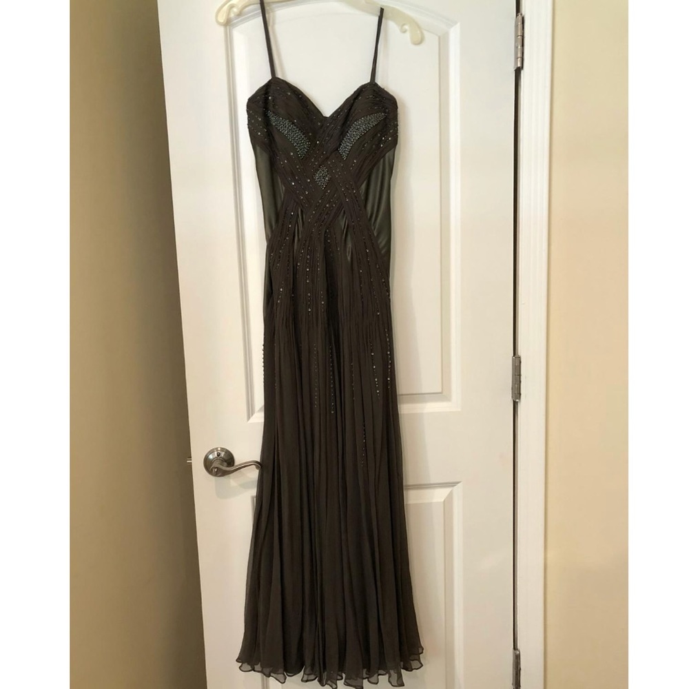 Gracia Fashion 100% silk gown